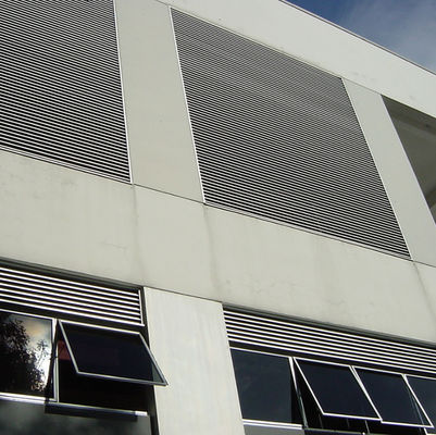 Louvre de aluminio aumentado ajustable modificado para requisitos particulares del obturador de la prueba del tiempo del polvo Coated/PVDF