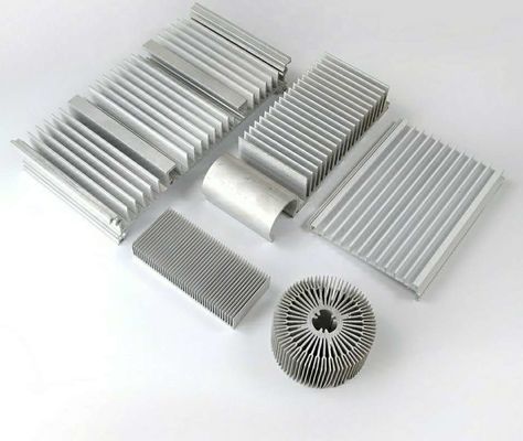 El polvo cubrió la ronda flexible Heater Radiator Aluminum Profiles