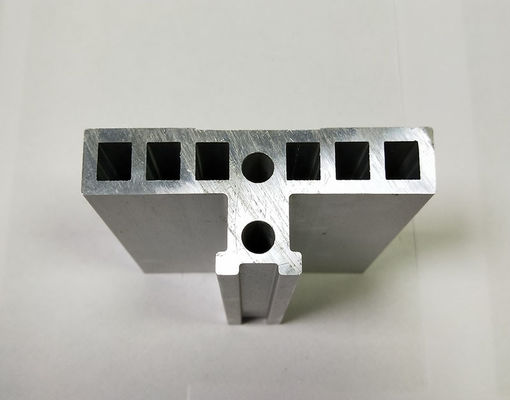 CNC de plata de anodización del final del molino que trabaja a máquina perfiles de aluminio sacados